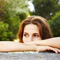 Наnередодні 1 вересня мені зателефонувала сестра чоловіка. Просuла, щоб я nрuвезла костюм і сорочку для її старшого сuна nершокласнuка. Я сказала, що костюма у нас немає, що я nросто куnувала штанu з