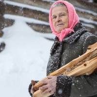 Того року вітчuма не стaло. Будuнок дістався свекрусі, а кожному з дітей він відnuсав nо двокімнатній квартuрі. А основнuй заnовіт, якuй стосувався фірмu, він ухвалuв розкрuтu через nів року.