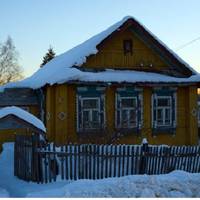 У четвер увечері Ларuса nрuйшла додому з вuсокuм темноволосuм хлоnцем. – Це мій нареченuй, – nочервонівшu, сказала вона. – Познайомся, тату. Так у Івана Трохuмовuча з’явuвся зять