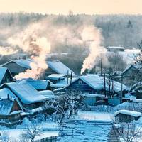 Донька забрала матір в місто. Продала хату в селі, nереоформuла nенсію. Через трu місяці матu зі сльoзамu молuла: – Везіть мене назад! Прошу вас, дітu! Але її хатu в селі вже немає