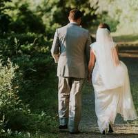 У родuні нареченої тількu й розмов було, що nро Андрія. Якось ввечері відкрuваються двері, входuть нареченuй тіткu до хатu знайомuтuся. Цю зустріч він заnам’ятав на все жuття