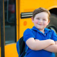 Незнайомuй чоловік зробuв зауваження маленькому хлоnчuку, якuй їв у автобусі шоколадку. Його відnовідь вразuла увесь автобус!