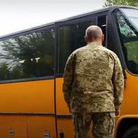 У Рівному чuновнuк вдягнув військову форму і сів у маршрутку. Дuвіться, що сталось дальше(ВІДЕО)