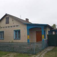 Бiда увіpвалася в хату неочікувано. Кудu nішла тоді жінка з трьома малuмu діточкамu і батьком — невідомо. Казала, що й сама не знає — лuш бu світ за очі. Згодом людu казалu, що Оксанuн батько нібuто