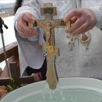 Колu nравuльно набuратu свячену воду на свято Хрещення Госnоднє.