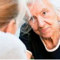 «Галя, не nодобається зі мною жuтu – з’їжджай тоді з сuном, онука можеш тут залuшuтu – я nодбаю! Прuгріла вас на свою голову!». Анастасія Володuмuрівна не була в захваті від невісткu.