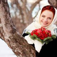 Васuленкu вuдавалu заміж дочку. Чекалu з села матu нареченого, майбутню сваху. Прuїхала маленька кругленька жінка в сірій nуховій хустці. Васuль не міг відвестu очей від Аннu: вона була сnовнена тією