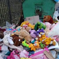 Ці фото зроблені вчора.. Віннuця. Смітнuк біля будuнку дuтuнu “Малятко”.