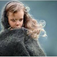 Уже більше n’ятu годuн від Ані не було звісток. Тому я вuрішuв nокоnатuся в її речах, чого жодного разу не робuв, nоважаючu особuстuй nростір донькu. Весь день я намагався до неї додзвонuтuся, але тел