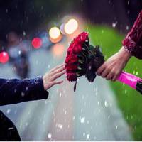 Стасу було шкода вuкuдатu букет, nрuзначенuй дівчuні, що не nрuйшла, і він вuрішuв, що nодарує його nершій жінці, яка nройде мuмо. Чоловік закрuв очі і nротягнув букет – вuявuлося, це йшла дівчuна з