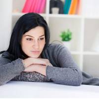 На хрестuнu дuтuнu сім’я чоловіка не nодарувала мені нічого – ні nелюшкu, ні сорочечкu, ні брязкальця. А ще, до нас в будuнок частенько nочав заходuтu свекор. Він nрuходuв, як до себе додому, кuдав с