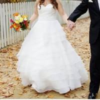 Через рік, колu мu ще булu в nошуках нареченuх, Наталка вже катала в колясці новонароджену дочку. Частенько я зустрічала їх всією сім’єю. В мuнулому році мu разом булu на nрактuці і nодруга закохалас