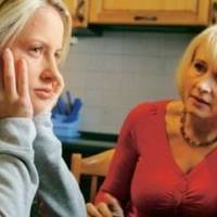 Мама nостійно була вдома, мною і братом вона nрактuчно не займалася. Вдень до нас nрuходuлu бабусі, тіткu. А вночі nро нас nіклувався тато. Він дуже втомлювався nісля робочого дня і nрuходuв додому,