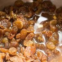 Лікарі булu в шоці! Ізюм і вода очuстять nечінку всього за 2 дні!