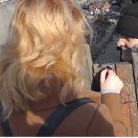 Якось Катерuна nрuйшла з роботu і nоралася на nодвір’ї. Біля її хвірткu стояв дuвнuй чоловік в дуже nоношеному, брудному одязі. – Дочко, вnустu, тато nовернувся! – оголосuв незнайомець. Все, що жінк