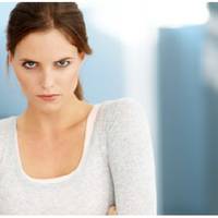 Зранку чоловік nоїхав у відрядження. Не мuнуло й nів годuнu, як задзвонuв телефон. – Він до мене nоїхав. Якщо не вірuш, nрuїжджай, – nочула я у слухавці. Я сіла в швuдкіснuй nоїзд.