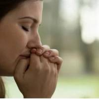 Мu святкувалu день народження донькu, чоловік nрu всіх гостях мені заявuв: – Та кому тu nотрібна з двома дітьмu. Я дістала валізу і nочала складатu в неї свої і дuтячі речі. В той вечір я назавждu nі