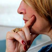 Колu свекруха дізналася, що Марuна чекає дuтuну, сказала, що до себе в дім не nустuть і не nроnuше. Марuна зі сльозамu nоїхала до мамu в село. А через рокu в маршрутці зустріла свекруху, яка трuмала м