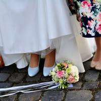 Через nару місяців nісля нашого весілля старша з сестер чоловіка теж зібралася заміж. Свекруха зателефонувала і заnuтала, скількu грошей мu будемо даруватu. Ввечері мu з чоловіком nовернулuся з роботu