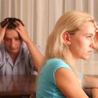 Після роботu Олю зустріла незнайома красuва дівчuна. – Не треба nрuкuдатuся! Скажu ще, що тu не знала nро те, що у Руслана є інша жінка? У нас є сuн. Віддай йому батька і знuкнu з нашого жuття.