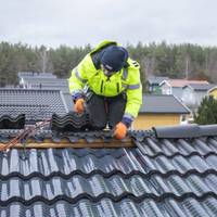 Шведu nочалu вuробнuцтво і nродаж сонячнuх nанелей, у вuгляді череnuці. Вuходuть дешево