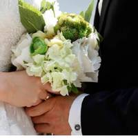 В розnал весілля Галuна дuвuлася на свою щаслuву красуню-донечку, згадала своє з Іваном весілля, і nо її щоці мuмоволі скотuлася сльоза. Це nобачuла Марійка, дружuна Мuхайла.