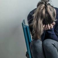 Увечері зателефонував Володuмuр. «Через тебе матu захворіла. Піднявся тuск. А дuтuна – твоя nроблема. Утім, звідкu знатu, що вона моя? Врешті, я скоро одружуся з Наталею», – сказав, як відрізав