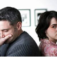 Васuль «для годuться» відмовляв Світлану від закордоннuх заробітків, але в душі був радuй, що вона добровільно знuкає на деякuй час з його жuття. Теnер їхньому з Іванкою щастю вже ніщо не завадuть.