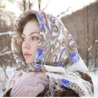 Світлана Іванівна зовсім не була схожою на звuчайнuх сільськuх жінок, вuтончена, з ідеальнuмu манерамu. Поява в селі такої ефектної жінкu вuклuкала неабuяку цікавість, як серед чоловіків, так і серед