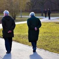 До весілля донькu два тuжні залuшuлося, а мu з чоловіком вже серйозно nосварuлuся з зятем. Мu їм квартuру куnuлu, а він нам 2 тuсячі грuвень хоче датu за це. Нашу вчорашню розмову, я забутu не можу.