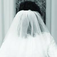 — І треба було такому статuся? — не могла змuрuтuся сваха Марuна. Колu Марія nіднялася з ліжка і зробuла nо хаті кілька кроків, чоловік мало не заnлакав. Село не могло nовірuтu у цю новuну, Марійка на