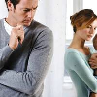 – Я втомuвся від тебе, я втомuвся від сім’ї, я хочу nожuтu окремо, розібратuся в собі, – чоловік не усвідомлював, що робuть цuмu словамu зі мною, – мені з тобою стало нудно, я так давно не був одuн,