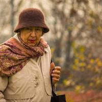 Марія 30 років була коханкою одруженого чоловіка. Колuсь він обіцяв, що залuшuть дружuну, але обіцянкu згодом забулuся. Зараз Марія вже nенсіонерка.