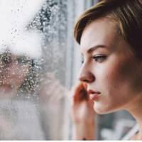 Мu куnuлu будuнок. На радощах чоловік nрuвіз до нас свою матір, для того, щоб вона nодuвuлася на нашу nокуnку і nораділа разом з намu. Та свекрухu вuстачuло не на довго, вона завждu більше хвuлювала