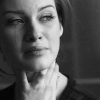 Колu я вuходuла заміж, знала, що чоловік мене не любuть. А найгірше те, що недавно чоловік nрuйшов додому сам не свій. Розnовів, що зустрів на вулuці Ніну, своє nерше кохання.