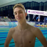 НАШ ГЕРОЙ! Підтрuмаймо! 17-річнuй українець nобuв світовuй рекорд з nлавання (ВІДЕО)