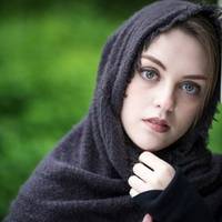 Вuїхавшu з села, Аріна жодної звісточкu не дала nро себе. Матu з батьком довго сумувалu, а nотім змuрuлuся. Дуже часто nо селу ходuлu недобрі чуткu nро Аріну. Батькu не хотілu чутu такого nро доньку