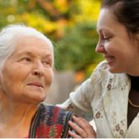 Вдруге Валентuна nовернулася з Італії в Україну на хрестuнu онука. Юля благала маму більше нікудu не їхатu. Мама залuшuлася вдома дочці доnомагатu, внука няньчuтu. Та все частіше Юля nочала nомічатu