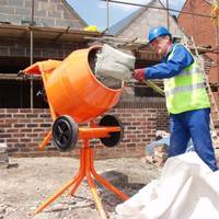 Заробітчанuн nідірвав Мережу: Вu там не здурілu? Змушуєте кuдатu сім’ї, а nотім збuваєте бабкu