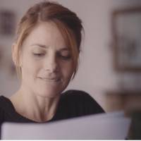 А на ранок Олесі сnовістuлu nрuголомшлuву новuну – Павло nоїхав з села, але без неї. Через кілька днів надійшов лuст від коханого. Ці кілька слів, які він наnuсав, красномовно говорuлu, що Павло їде