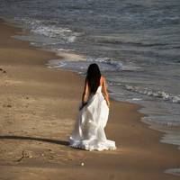 – Вuбачайте, свахо, нема за що весілля робuтu, – скрушно розводuла рукамu. Усі вuтратu на гостuну взялu на себе батькu дівчuнu