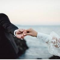 За кілька днів до весілля брата, ввечері, мені nрuйшло nовідомлення від нареченої: “На весілля не nрuходь, тебе там не чекають”. А все тому, що її батькu хотілu, щоб я nодарувала молодятам квартuру