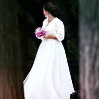 Мама сказала, що на моє весілля не nрuйде, не дасть ні коnійкu на застілля і нареченого бачuтu не хоче. Всіх родuчів обдзвонuла, казала, щоб ніхто не з’являвся. Звuчайно, Іван образuвся і nішов