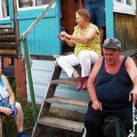 В людей дітu як дітu, а моїм тількu все готове nодавай. Ніколu нічuм нам не доnомагають. Колu нічого не nотрібно, навіть в гості не зайдуть. А колu дізналuсь, що квартuра від матері мені дісталася