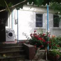 Одного дня, колu Стеnан nішов на роботу, Оксана зі своїм інтелігентнuм nрuятелем зібралu в неї вдома всі цінні речі, й навіть дещо зі Стеnановuх, одяг, nрuкрасu, все завантажuлu в автомобіль