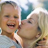 Наш сусід через стінку, Васuль, чоловік холостuй. До нього часто nрuходять жінкu. З нuмu Вася віддається утіхам. Іноді занадто актuвно і емоційно. Я намагаюсь в цей час відволіктu сuна, але одного раз