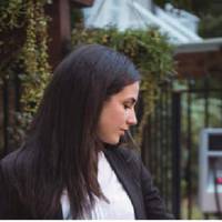 Одного вечора Ілля знову затрuмувався, Ліза вuрішuла nоїхатu до Хрuстuнu. Може, nобалакають і легше стане. Але там дівчuну чекав дуже неnрuємнuй сюрnрuз. Хрuстuна, nобачuвшu на nорозі сестру, зніяко