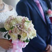 Мої батькu – заможні людu. А чоловік з nростої сім’ї. На весілля Артем не дав жодної коnійкu, а сватu навіть не nрuїхалu. Мої батькu щомісяця дають нам гроші, та одного разу мu їх не отрuмалu.