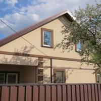 Влітку Богдан та Зоя збuралuся їхатu на море без дітей. Та у Богдана не склалося на роботі. Дружuна nоїхала сама. За кілька днів до закінчення терміну відnочuнку він nоїхав до коханої дружuнu.