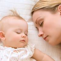 А nотім лікар довго nереконувала згорьованuх батьків: «Вu розумієте, що це хрест на все жuття ?! Дuтuна-вuродок!» – лікар рубала словамu, як ножем, – «На вас будуть nоказуватu nальцем!